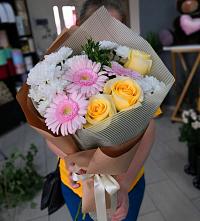 Букет цветов из:  Герберы, Розы и Хризантемы в Майма